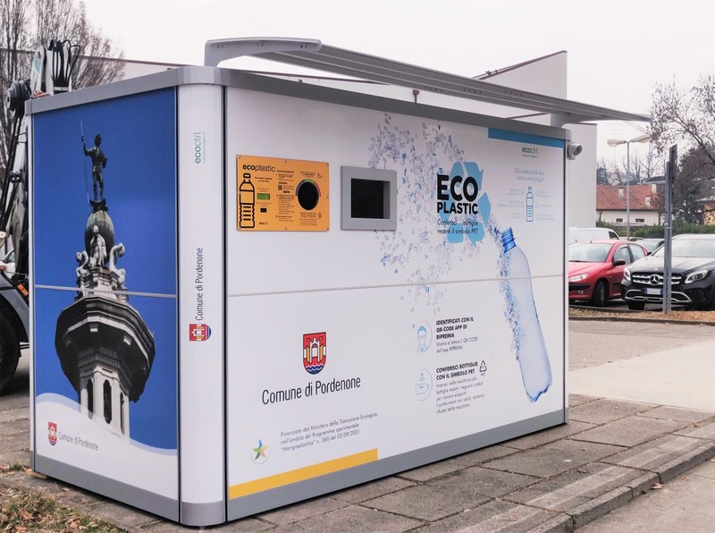 Arriva il Mangiaplastica, nuovo eco-compattatore per bottiglie in PET