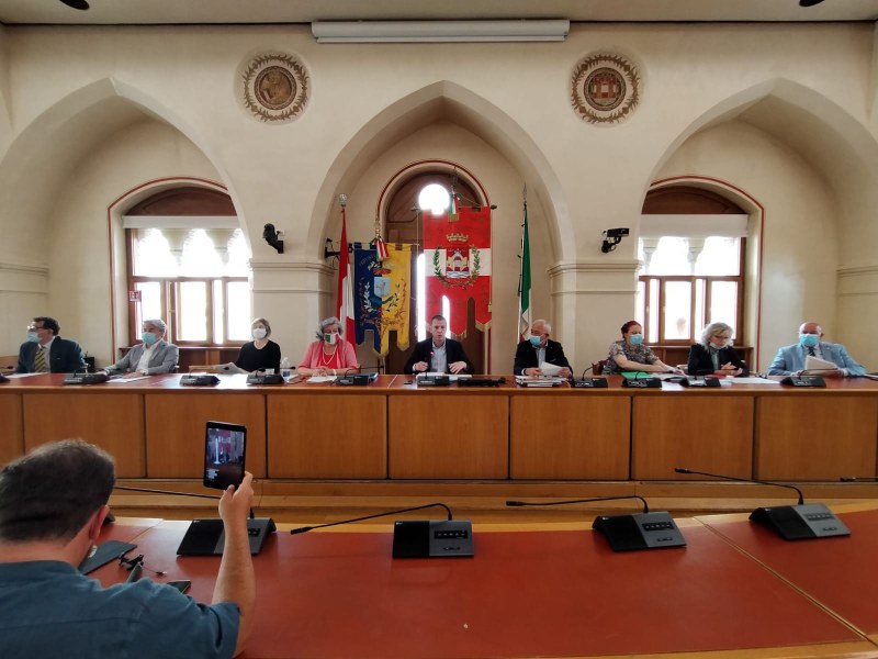 Covid-19, dal Comune aiuti straordinari alla città per 3,087 milioni