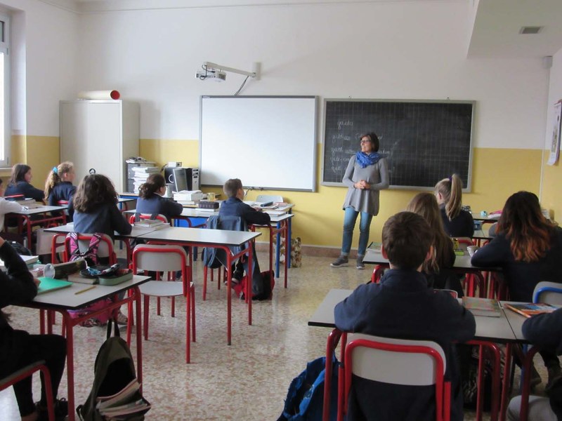 Scuola IV Novembre, definito il piano trasloco. Bus gratuito per 200 bambini