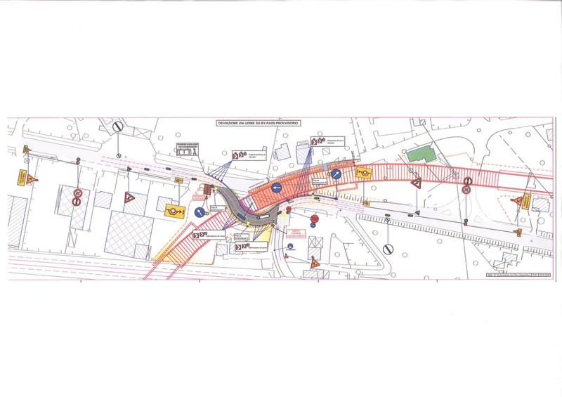 Via Udine, traffico deviato