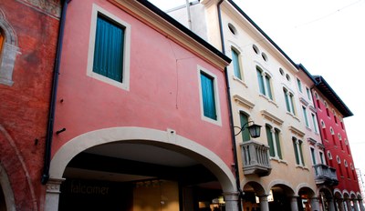 Palazzo Domenichini-Varaschini