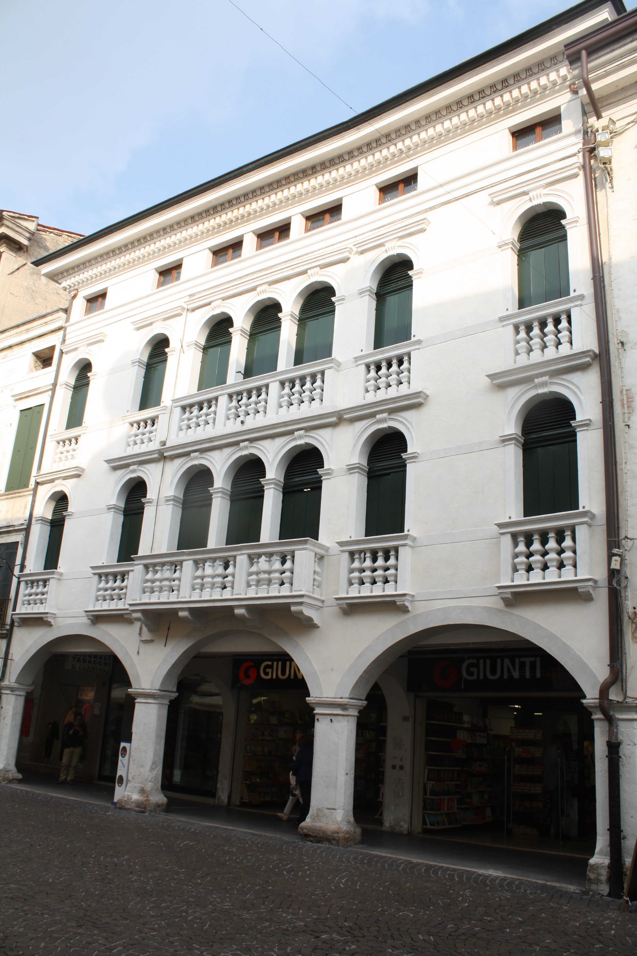 Palazzo Domenichini-Varaschini