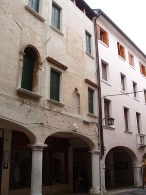 Palazzo Domenichini-Varaschini