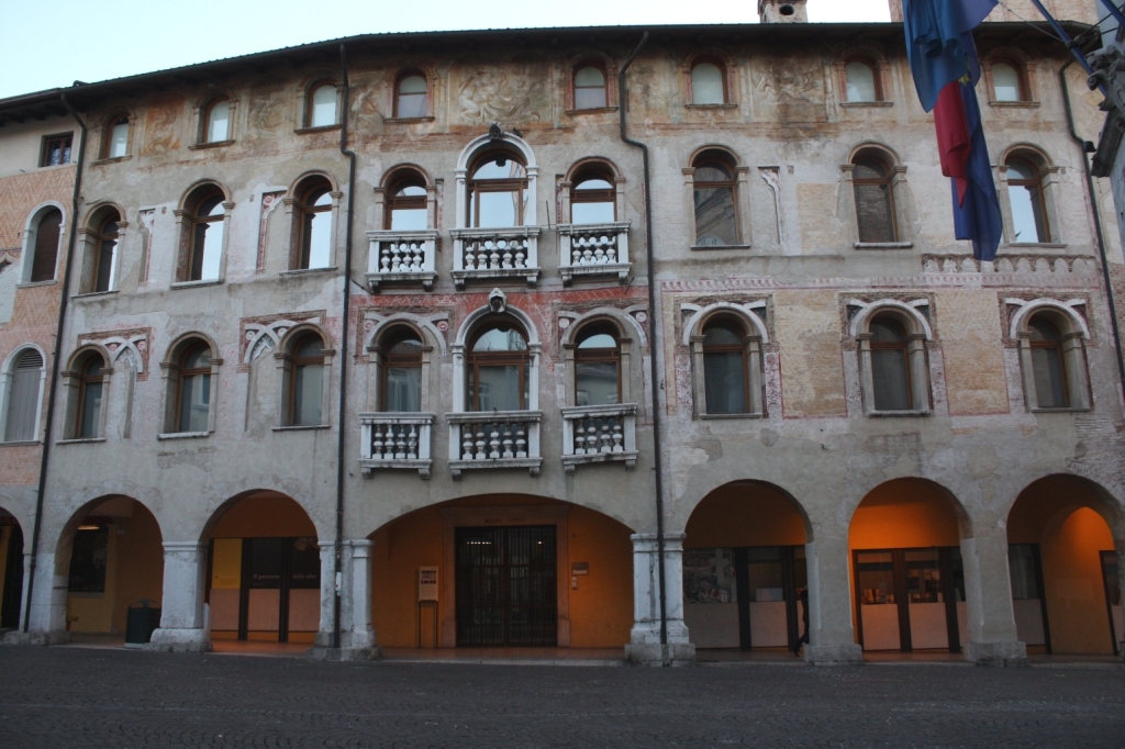 Palazzo Ricchieri - old