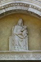 Chiesa di Santa Maria degli Angeli (detta del Cristo). Particolare del portale: Madonna con il Bambino, G.A. Pilacorte, inizi sec. XVI. Foto di Assunta Romor.