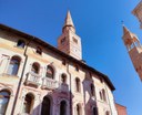 Il Museo d'arte e il Campanile nell'azzurro del cielo primaverile Foto di Elisa Pellin (25/03/2024)