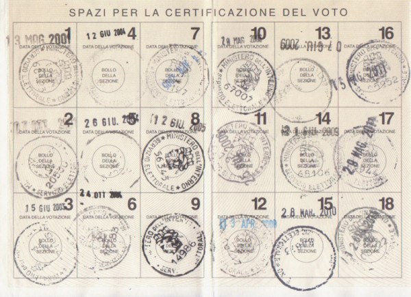 In occasione dei referendum abrogativi (8 e 9 giugno 2025), chi ha smarrito la tessera elettorale o ha esaurito gli spazi disponibili può ritirarne subito una nuova in Anagrafe (piazzetta Calderari, 3).