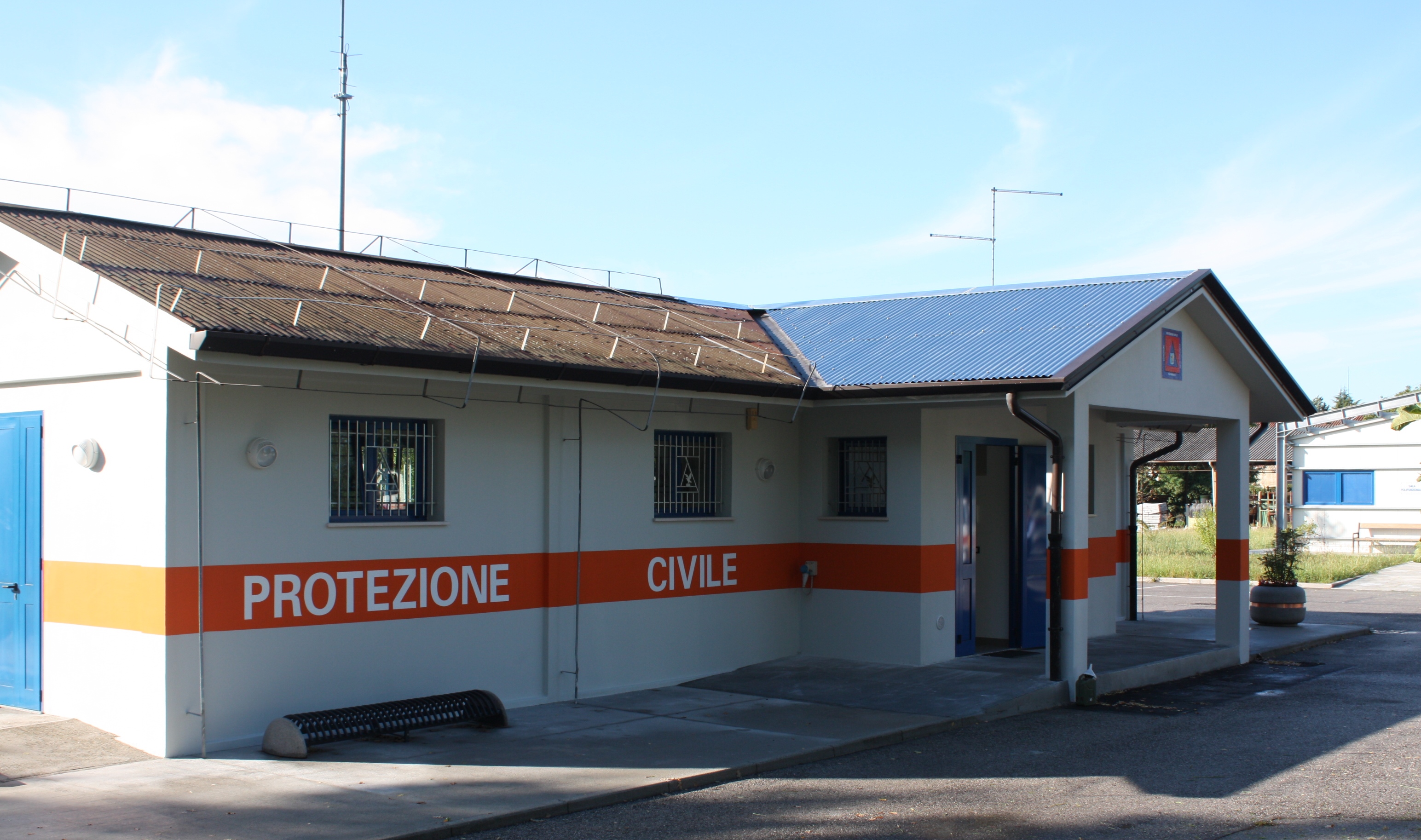 Foto Una delle strutture della Protezione civile in via Ungaresca