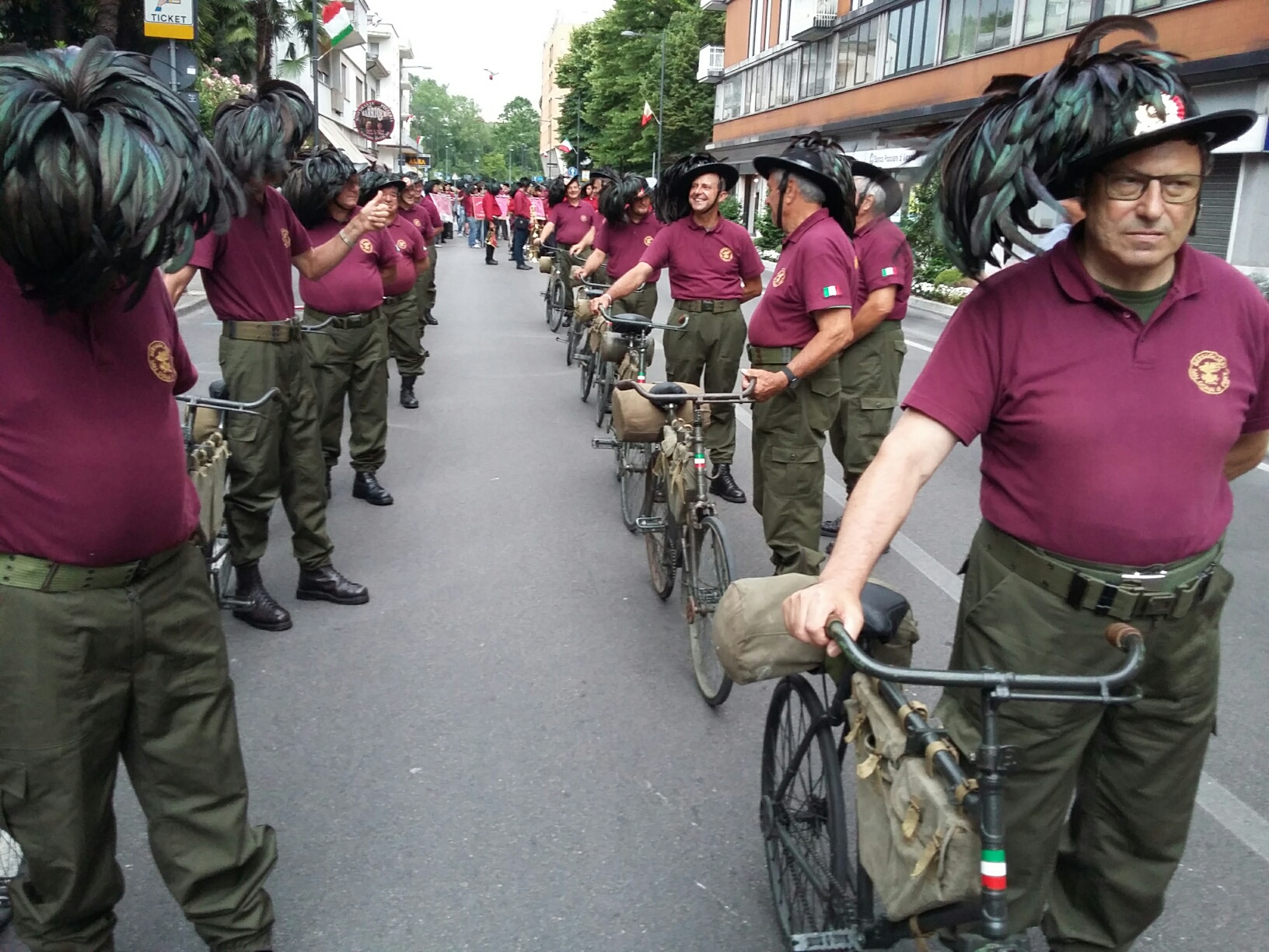  Bersaglieri in bicicletta