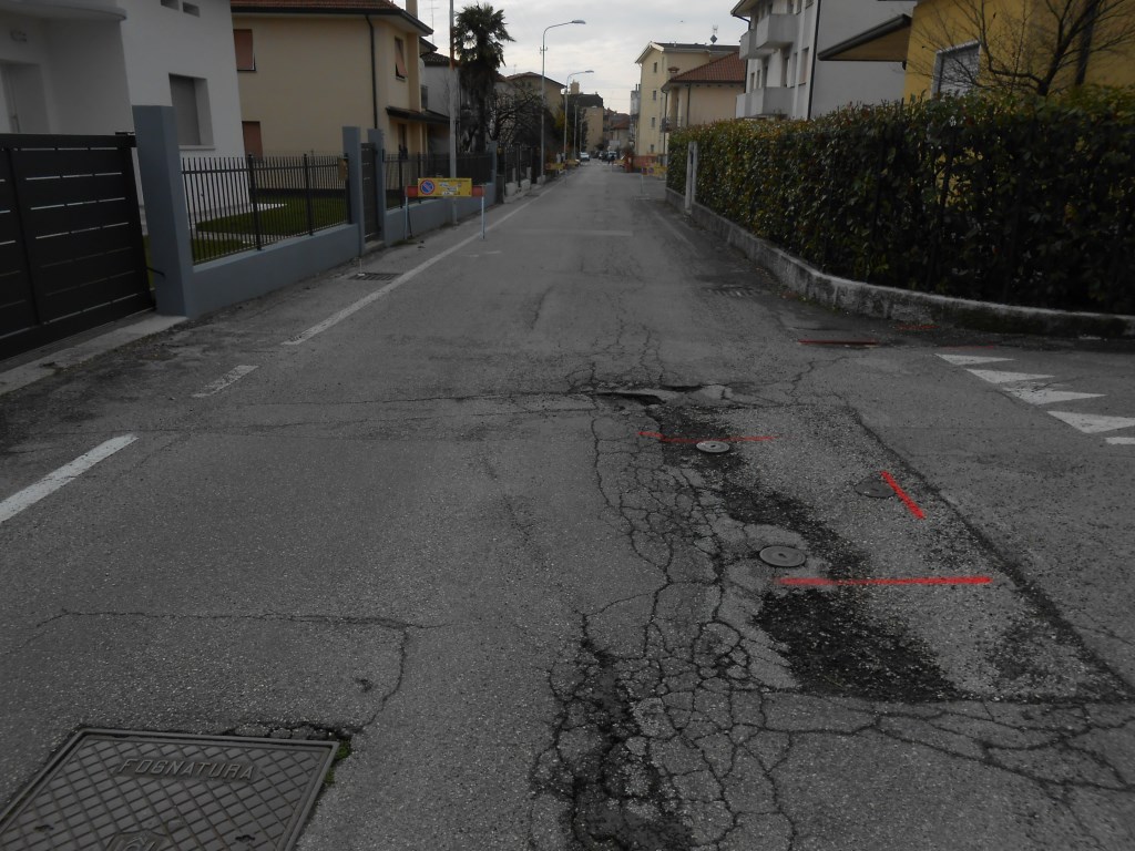 Foto Via Toti  nuova asfaltaura