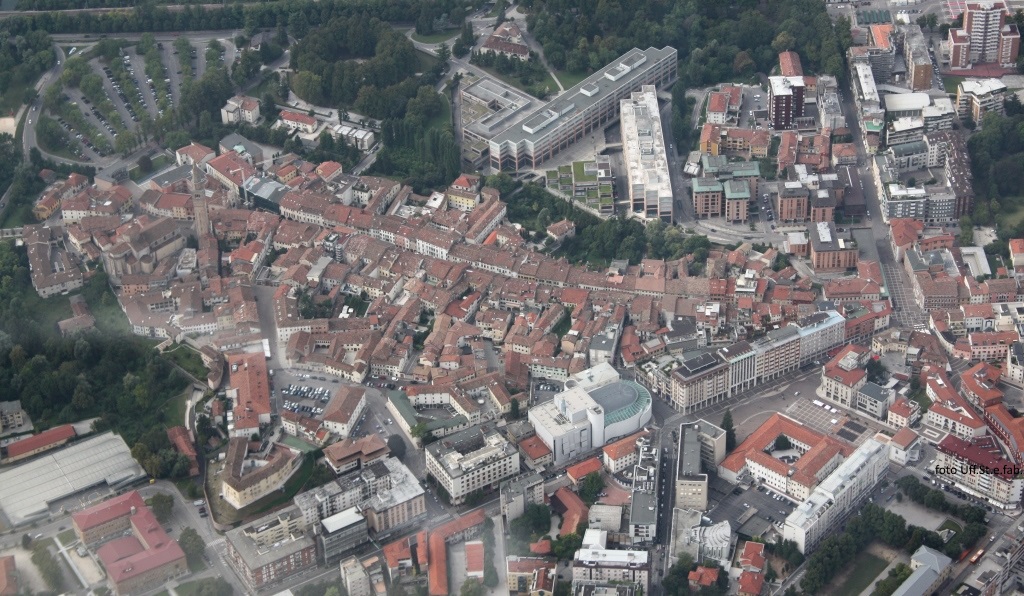 Foto  Veduta aerea del centro cittadino