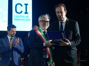 Onorevole Emanuele Loperfido e Orfilio Marcón, Senatore provinciale di Santa Fe.jpg