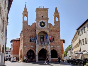 loggia-municipio-orizz.jpg