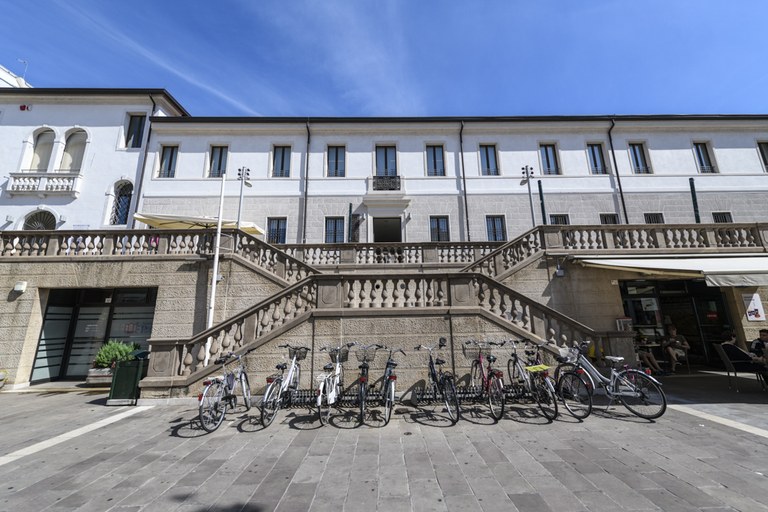 Biblioteca - piazza XX Settembre