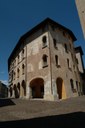 Scorcio di Palazzo Ricchieri, sede del museo civico d'arte di Pordenone, da piazzetta San Marco (foto Assunta Romor)